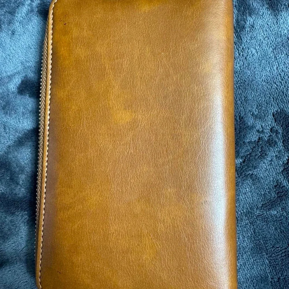 passport holder wallet like new